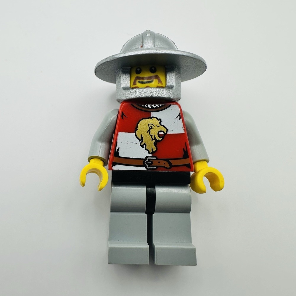 LEGO Kingdoms Lion Knight Castle Minifigure 7946‎ Pre-owned Read Description